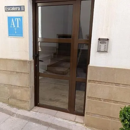 Vut Bajo Castillo Apartamento